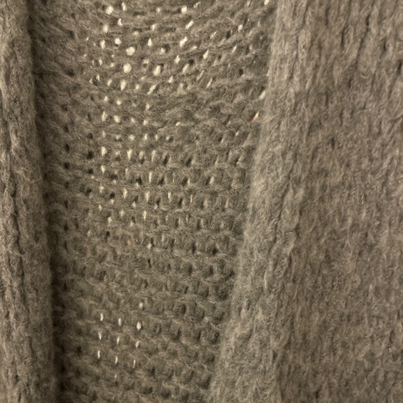 Loose Knit grey long cardigan - Picture 2 of 4